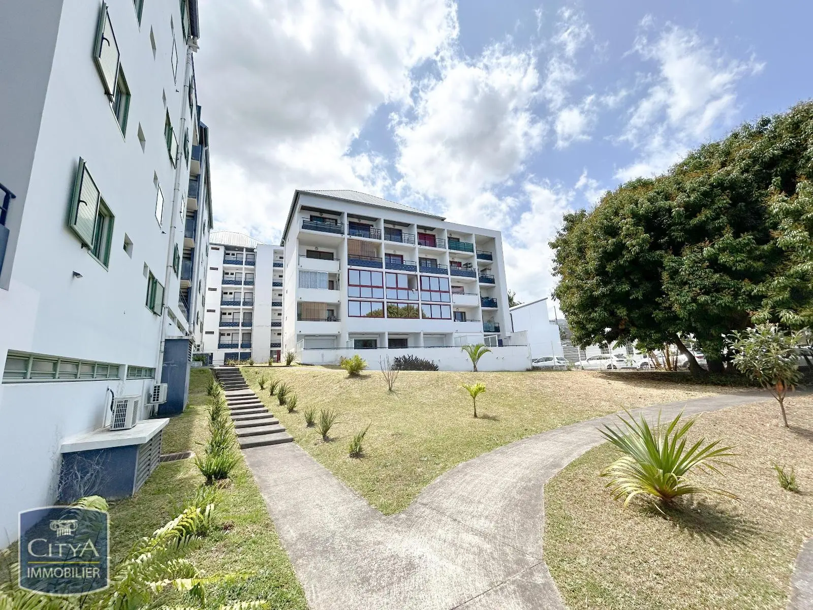 Photo 1 Appartement 1 pièce 30m²