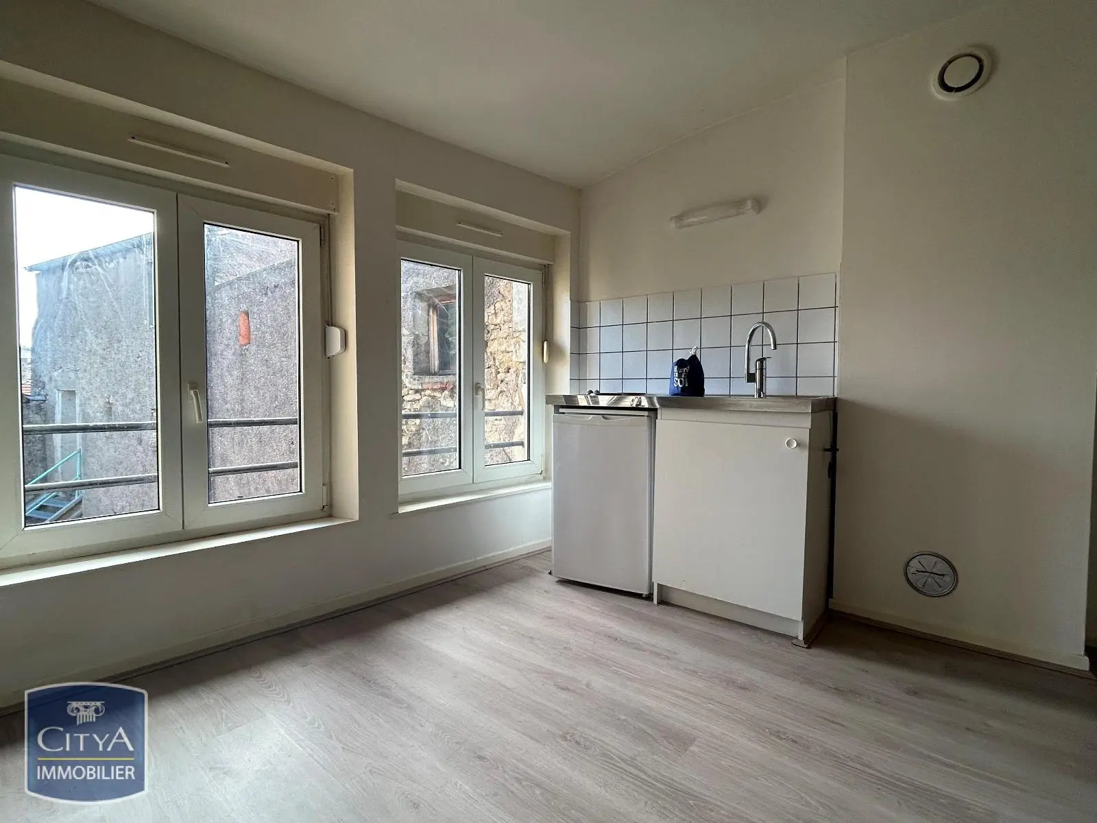 Photo 2 Appartement 1 pièce 23.26m²