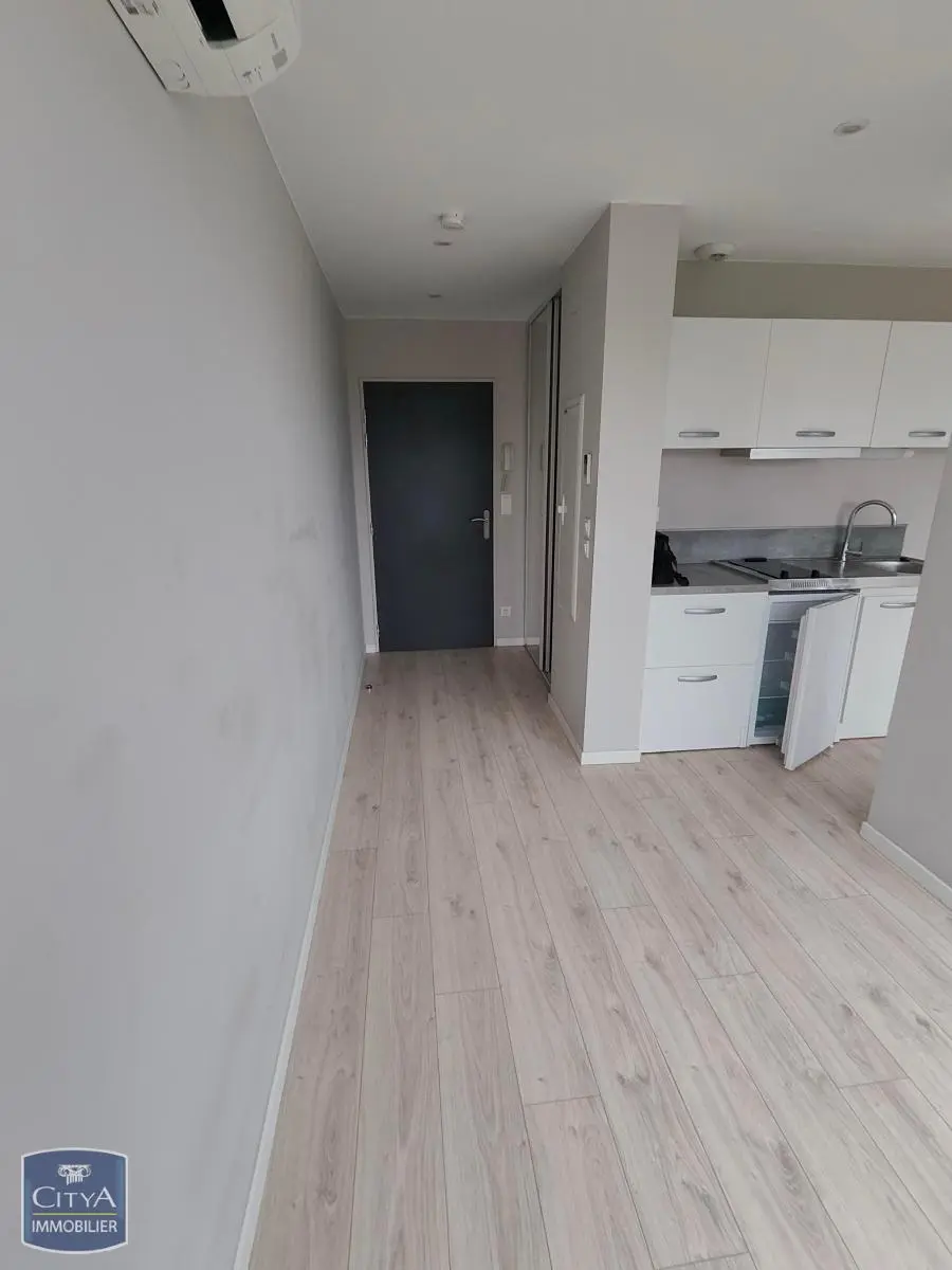 Photo 1 Appartement 1 pièce 24.75m²