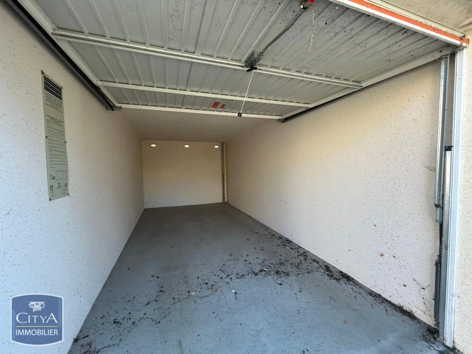 Photo 3 Parking