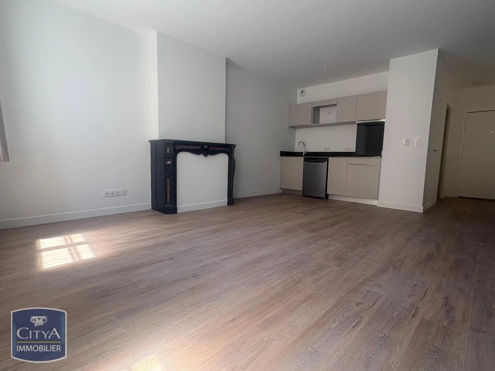 Photo 1 Appartement 1 pièce 31.97m²