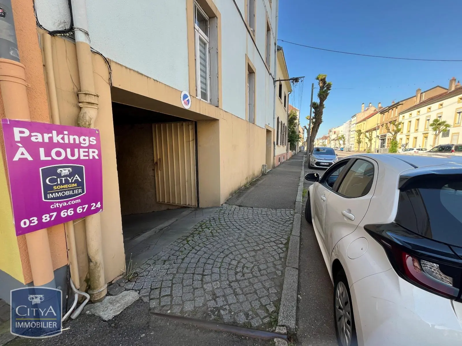 Photo 4 Parking