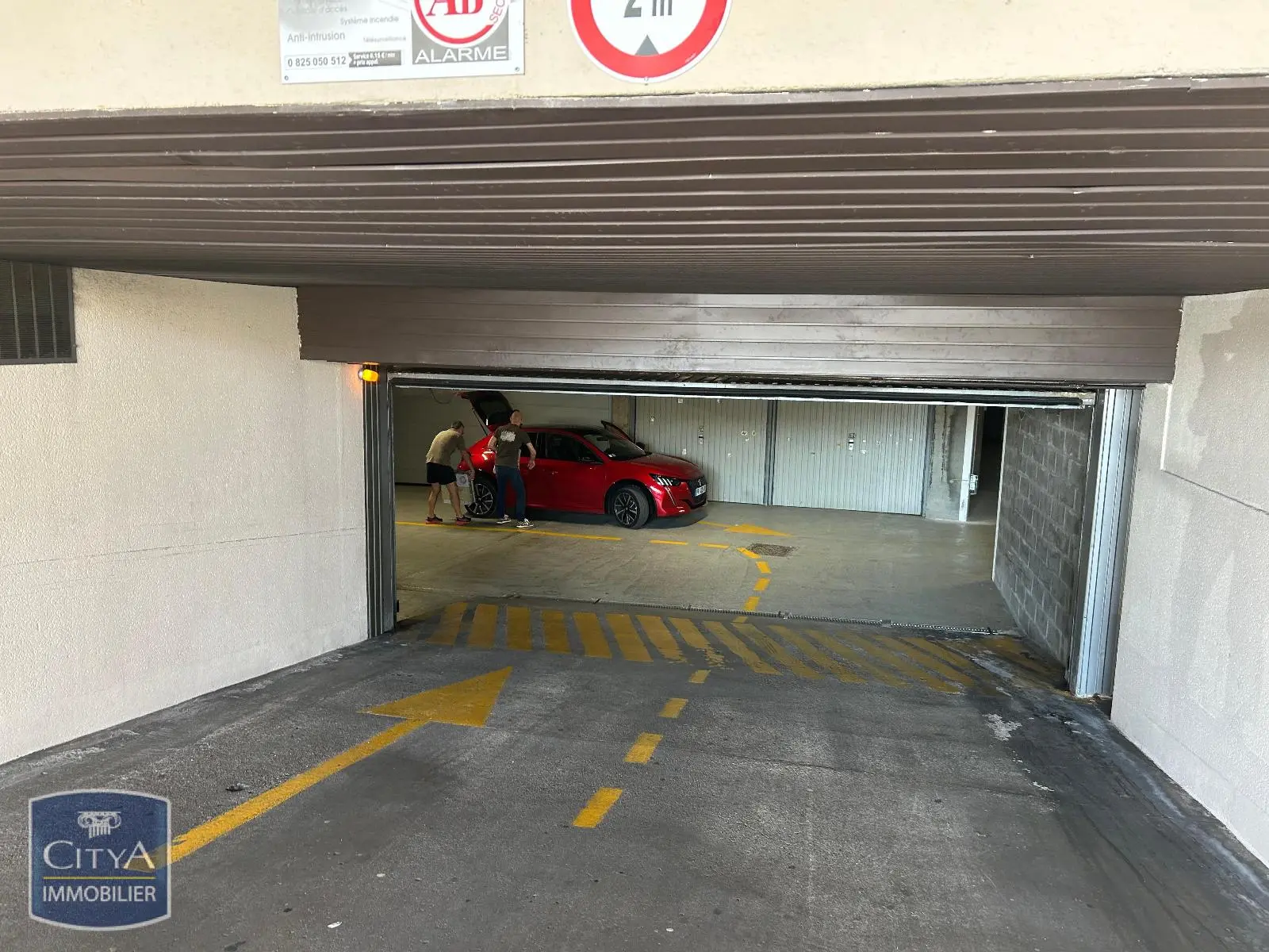 Photo 1 Parking