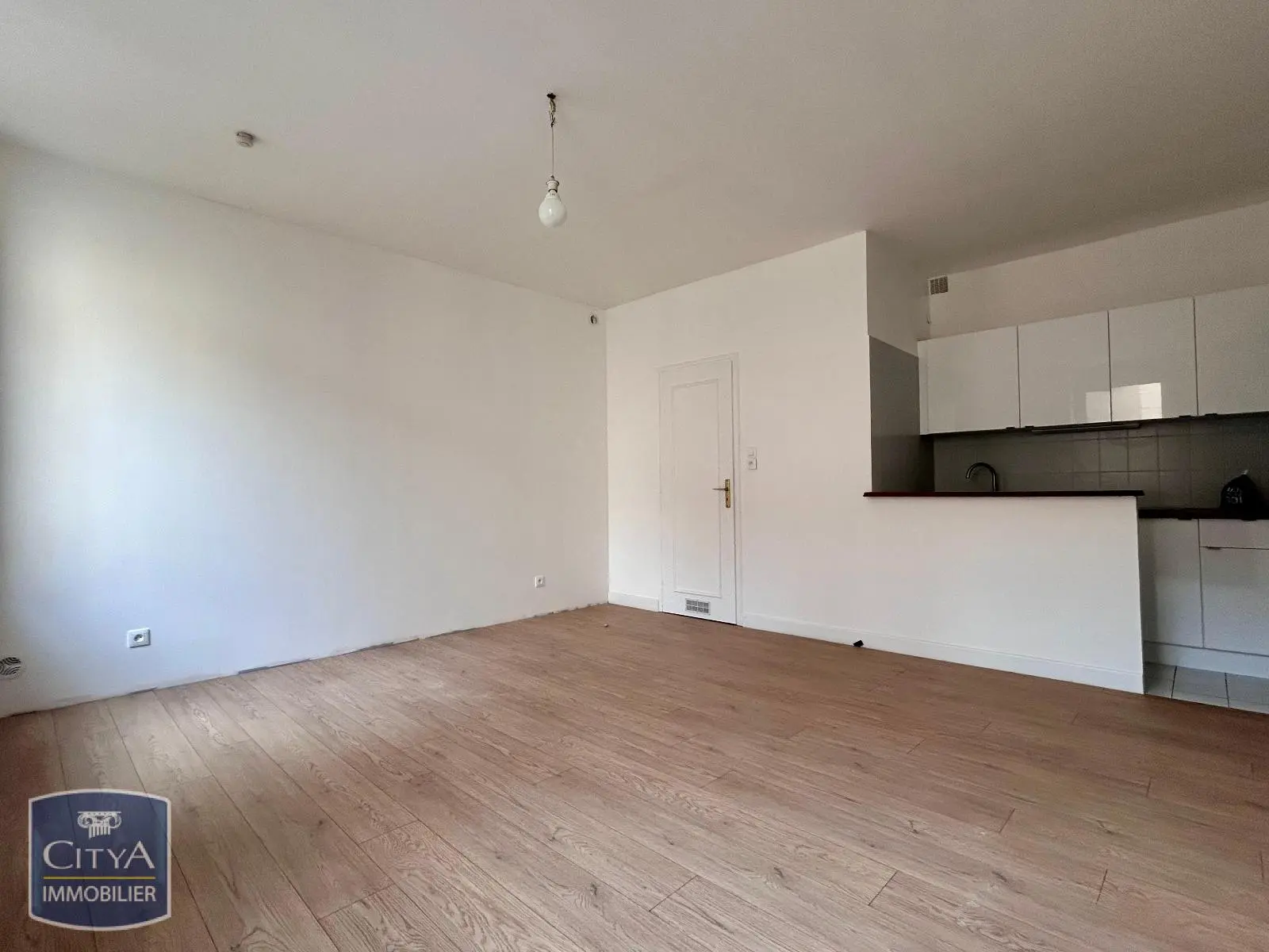 Photo 1 Appartement 1 pièce 24.58m²