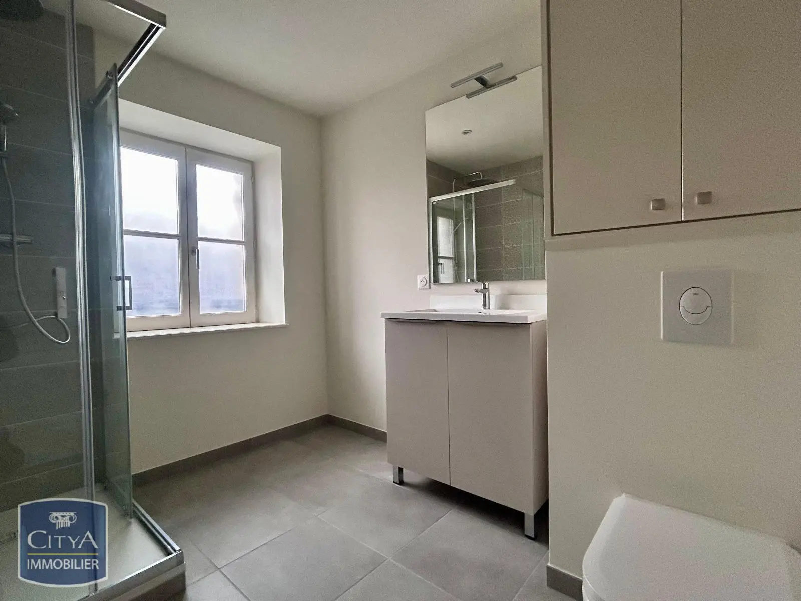 Photo 2 Appartement 1 pièce 45.49m²