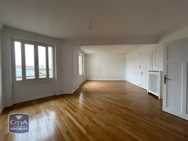Photo 1 Appartement 5 pièces 141m²