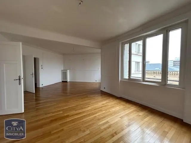 Photo 1 Appartement 5 pièces 141m²