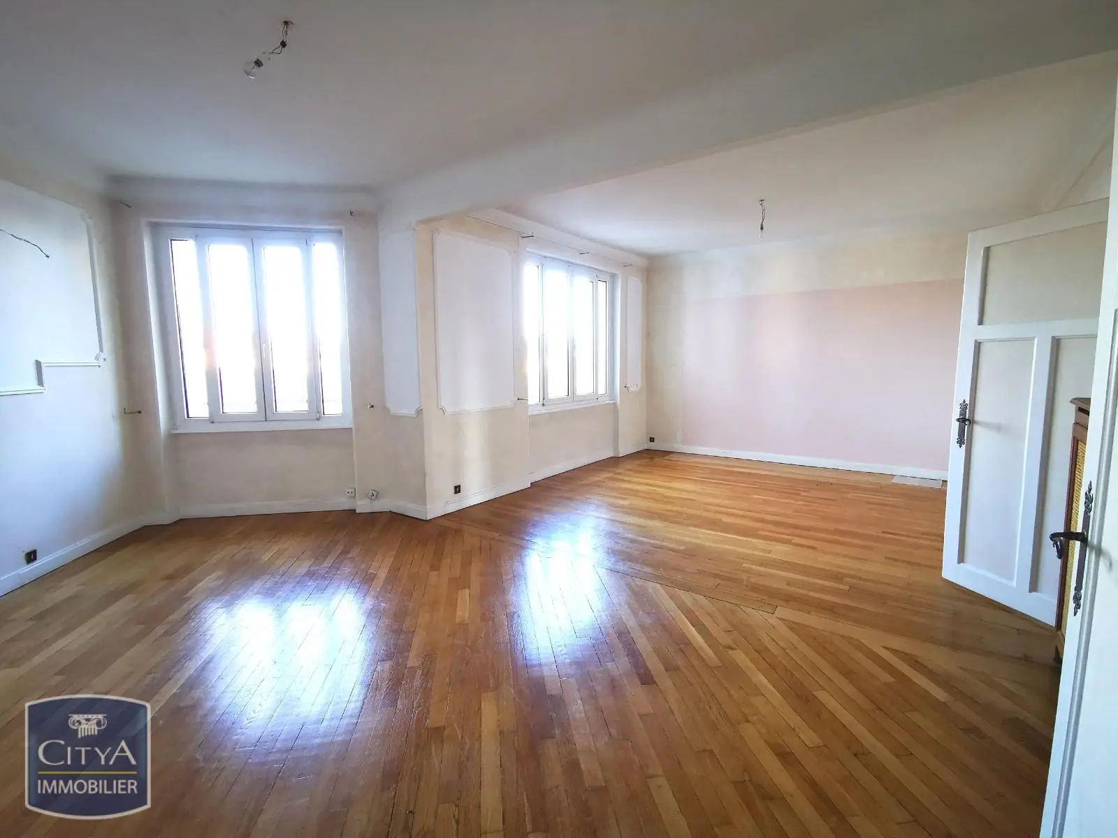 Photo 3 Appartement 5 pièces 141m²