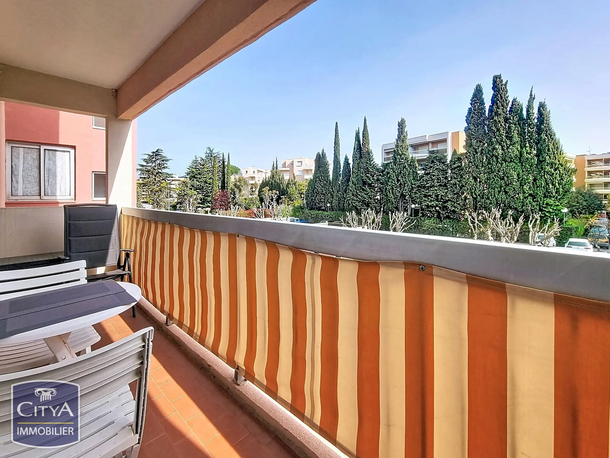 Photo 1 Appartement 1 pièce 22.4m²