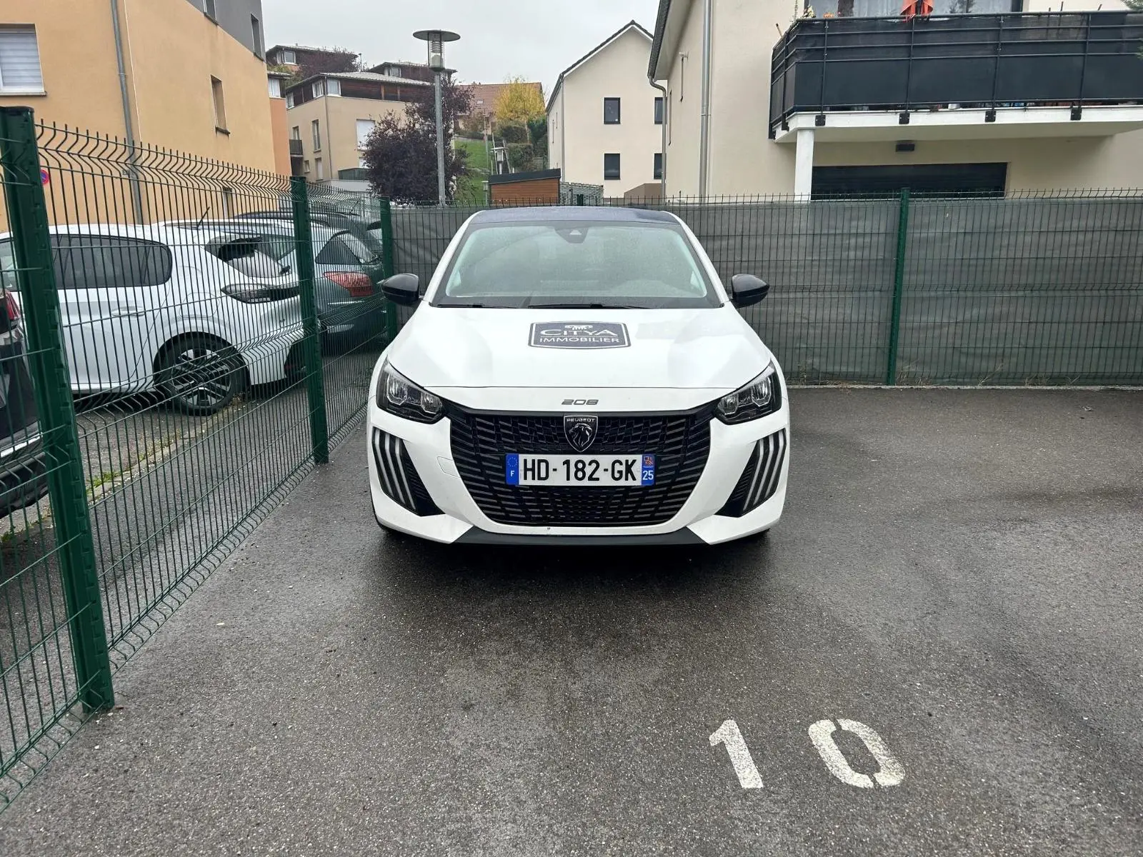 Photo 1 Parking