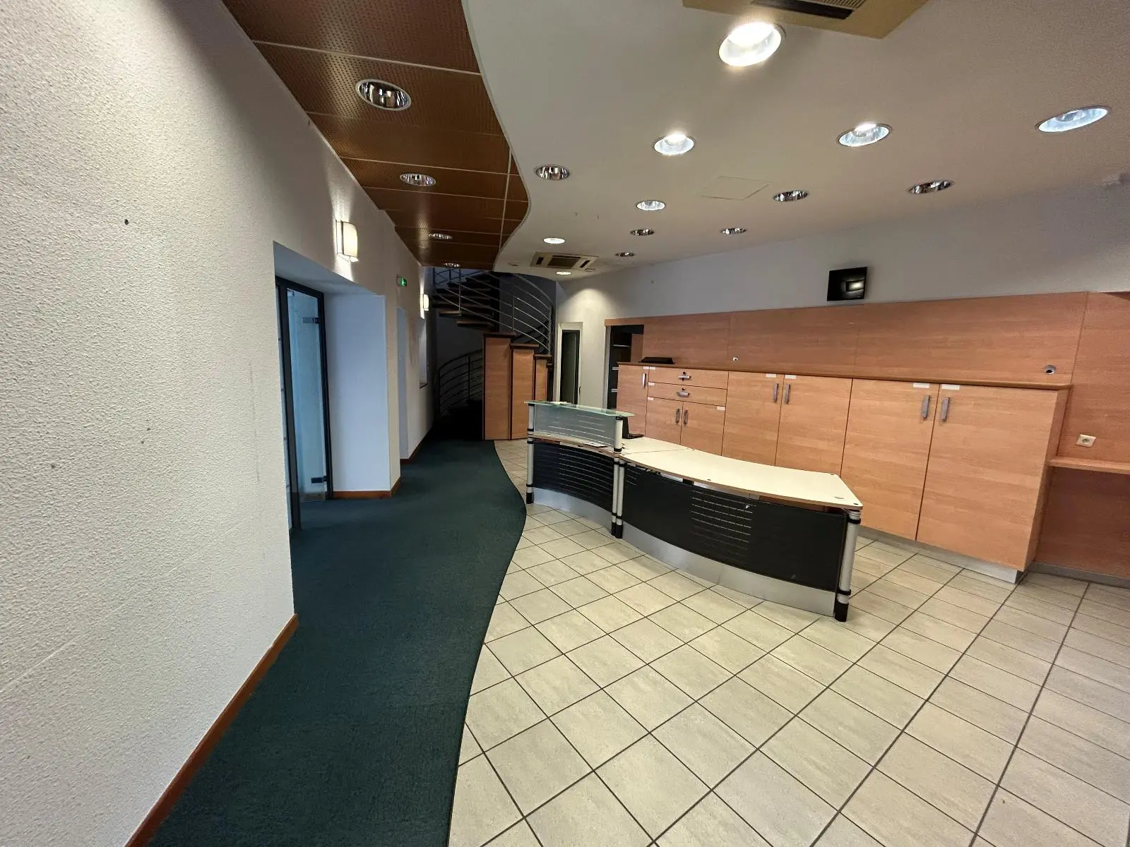 Photo 2 Local Commercial 219m²