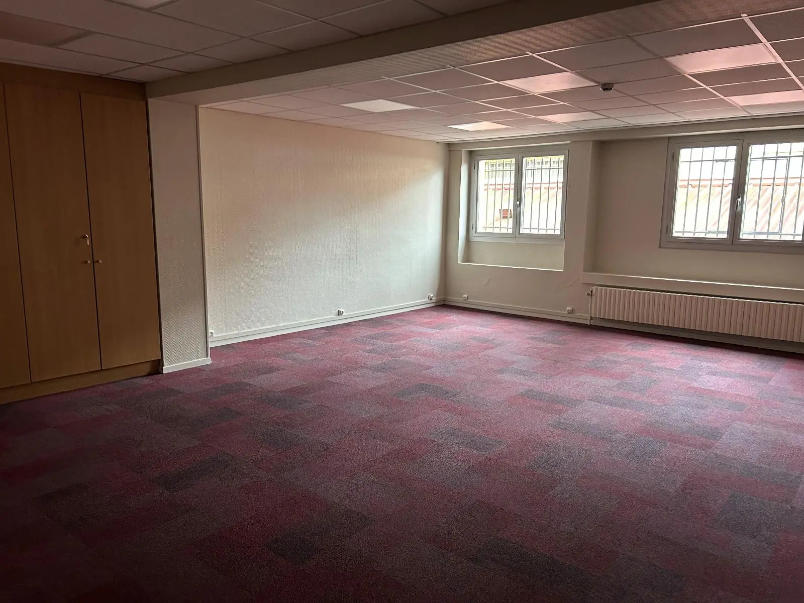 Photo 6 Local Professionnel 4 pièces 250m²
