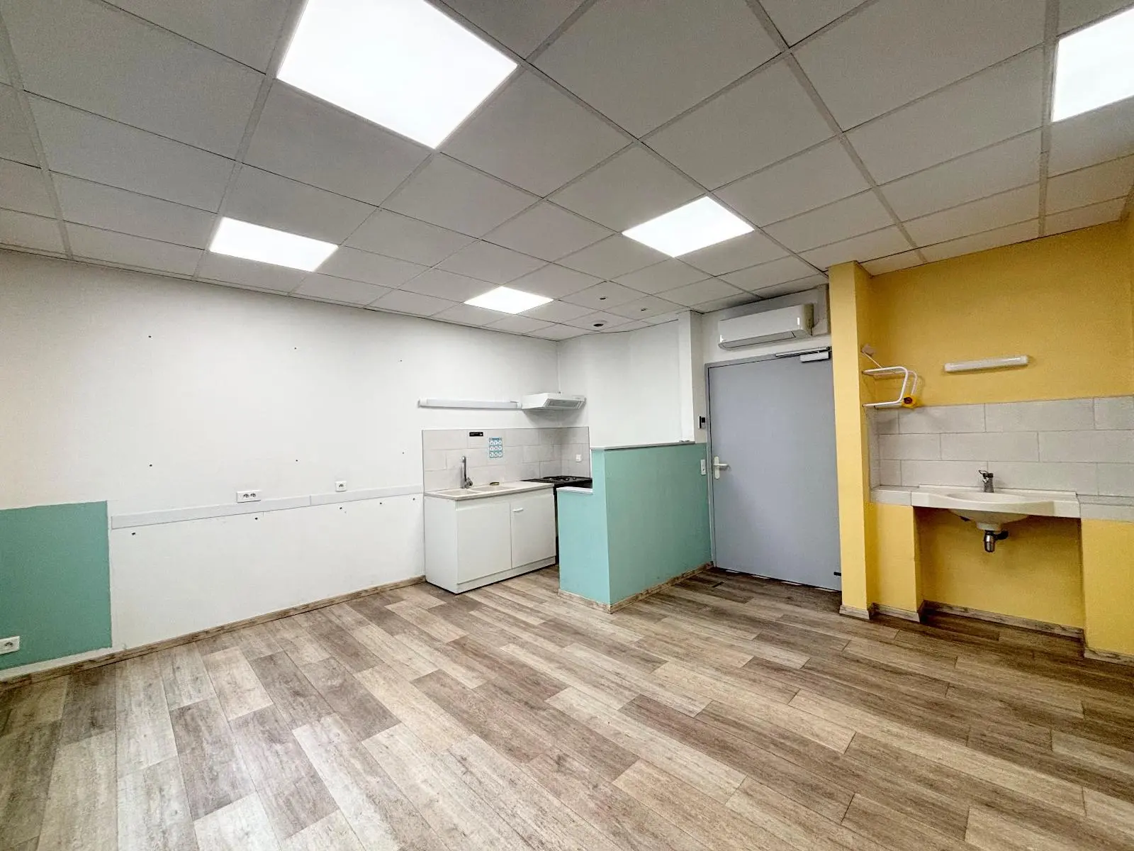 Photo 8 Local Professionnel 12 pièces 602.97m²