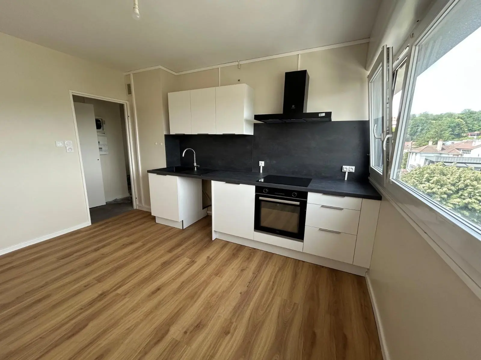 Photo 2 Appartement 5 pièces 94.95m²