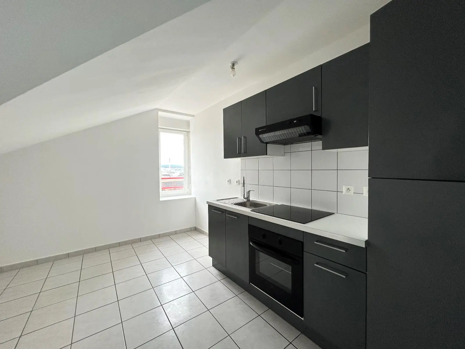Photo 2 Appartement 5 pièces 85.57m²