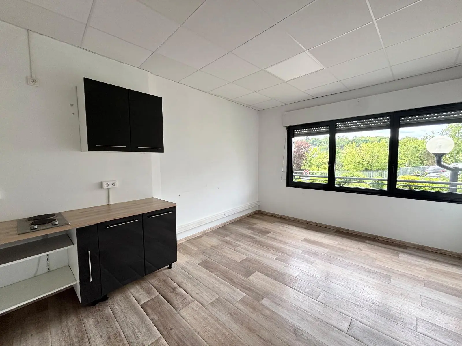 Photo 5 Local Professionnel 12 pièces 602.97m²
