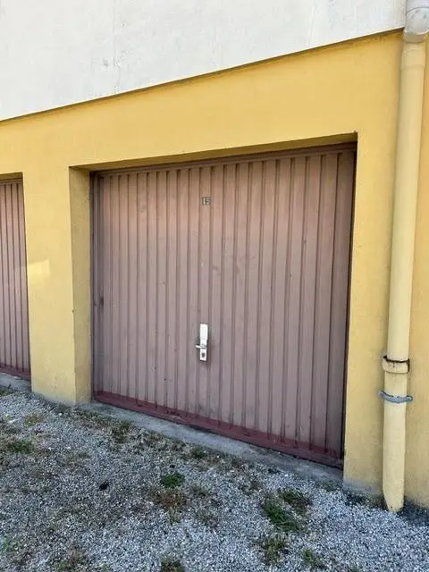 Photo 1 Parking