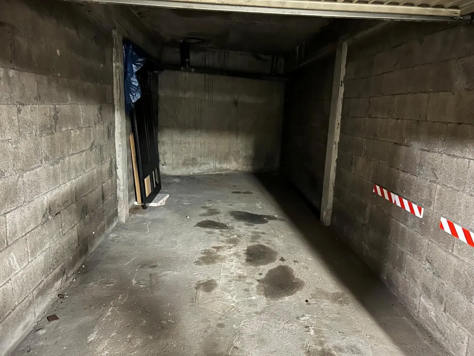 Photo 2 Parking