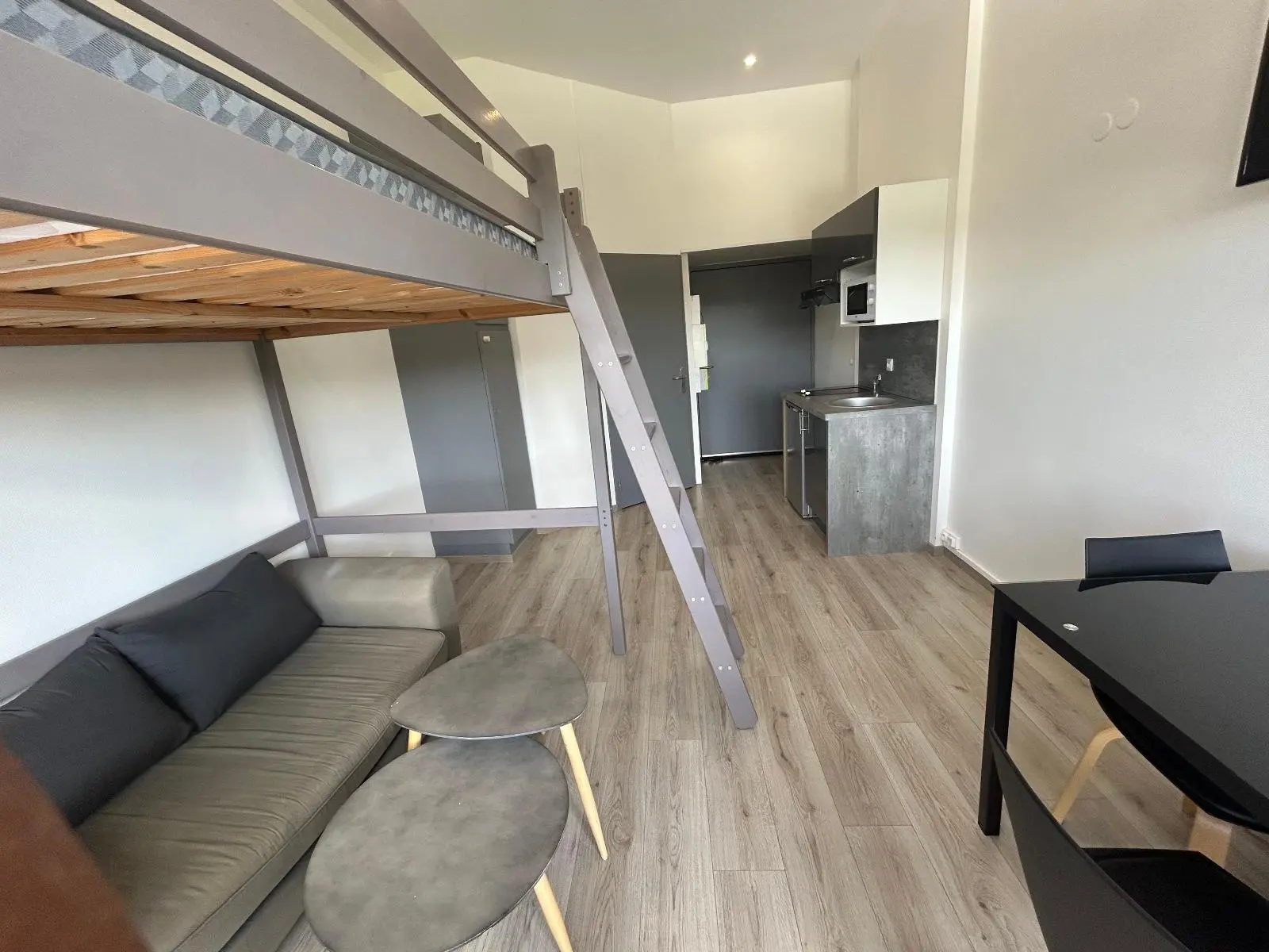 Photo 1 Appartement 1 pièce 19.97m²