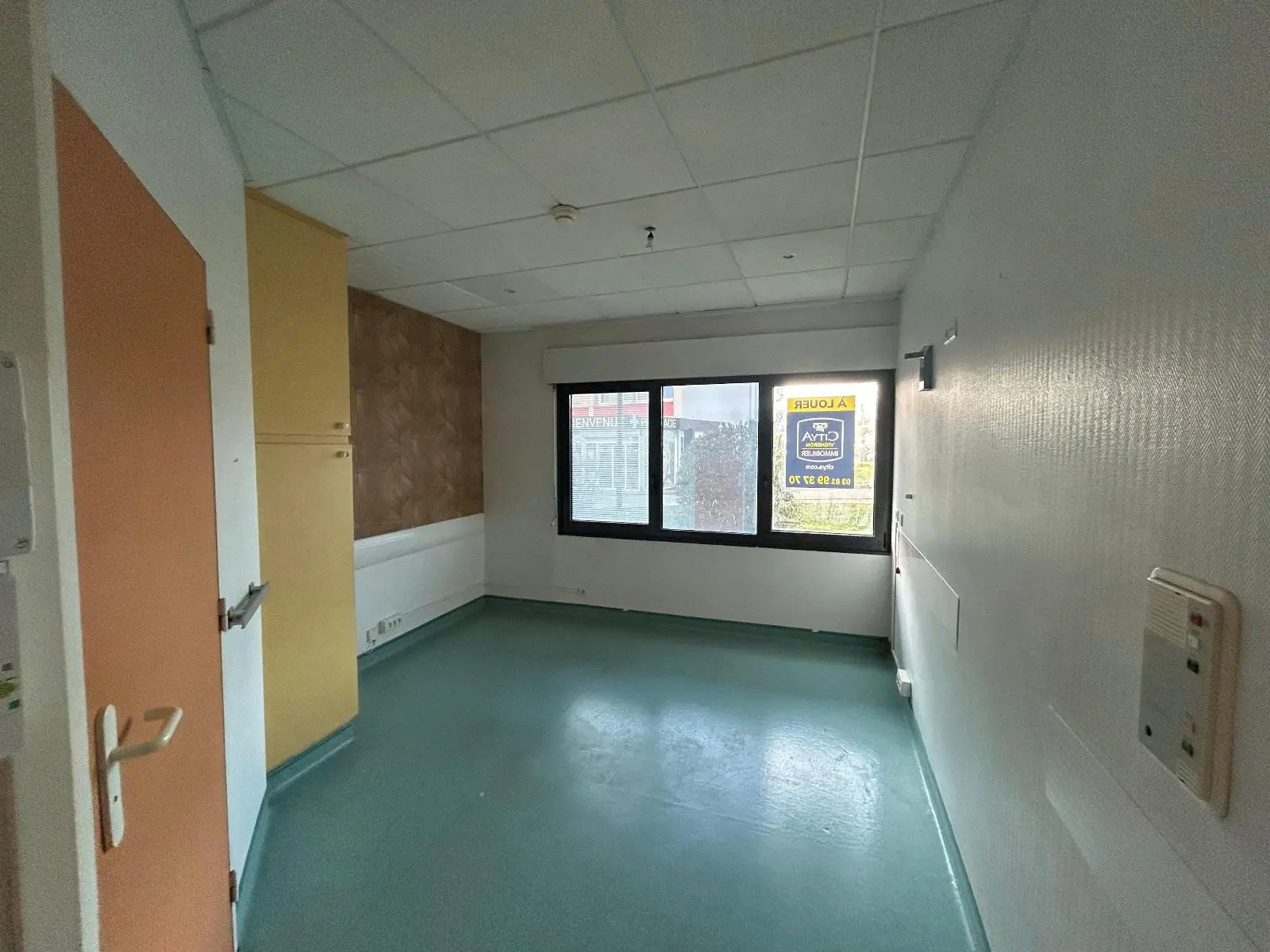 Photo 1 Local Professionnel 1 pièce 15m²