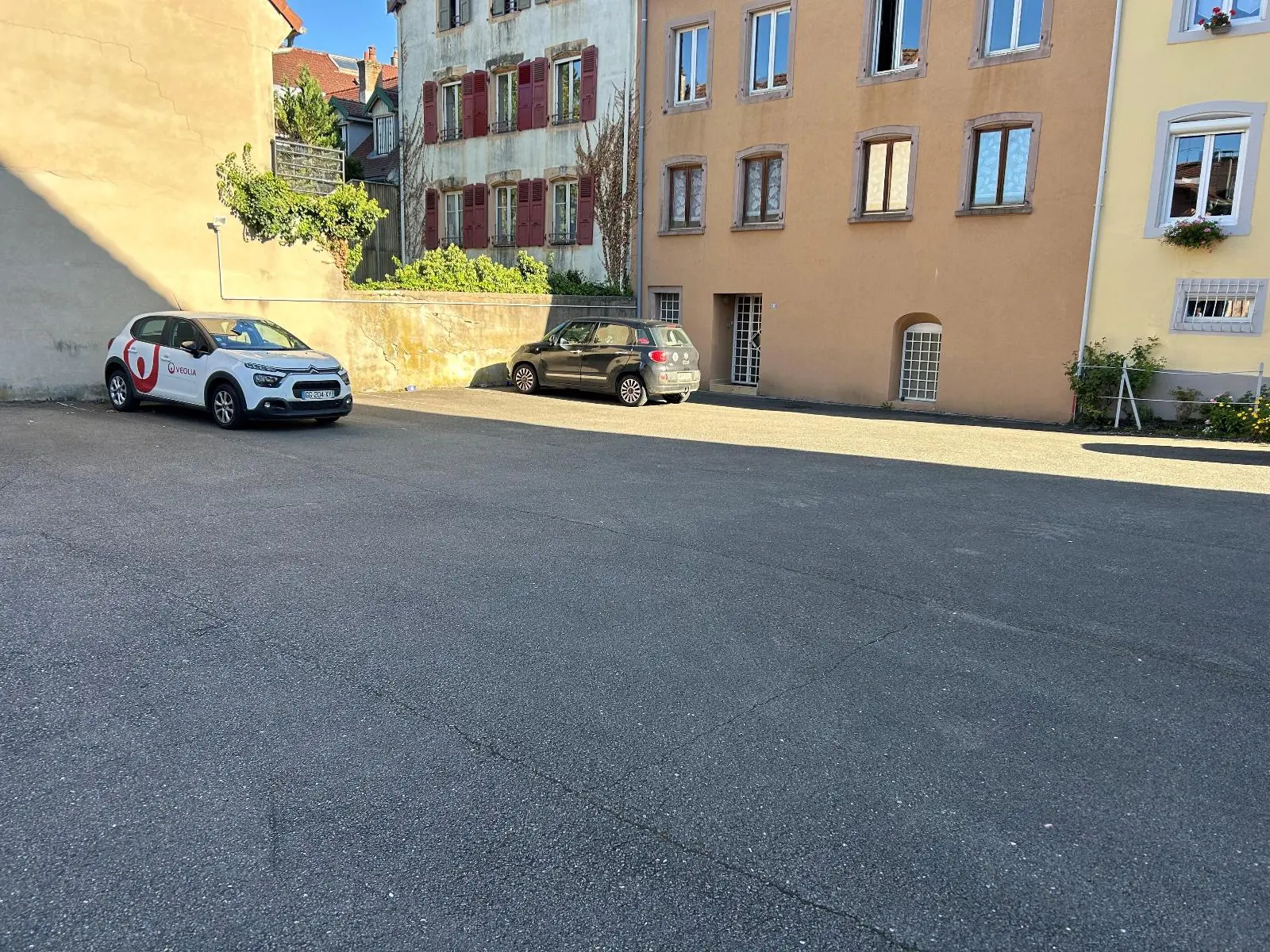 Photo 1 Parking