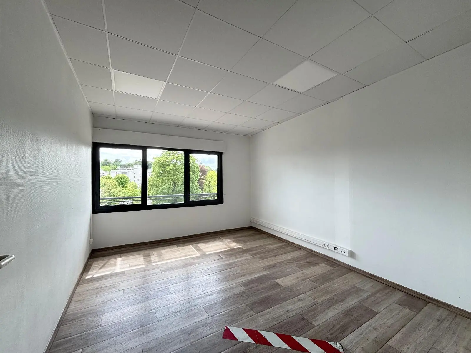 Photo 6 Local Professionnel 12 pièces 602.97m²