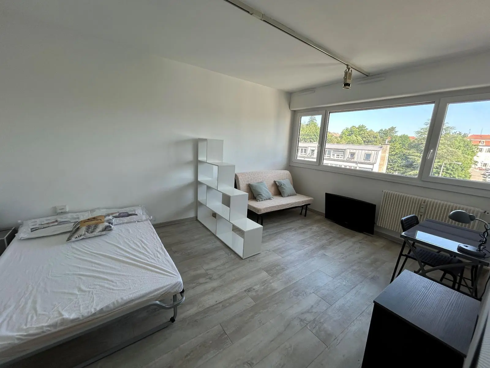 Photo 2 Appartement 1 pièce 31.81m²