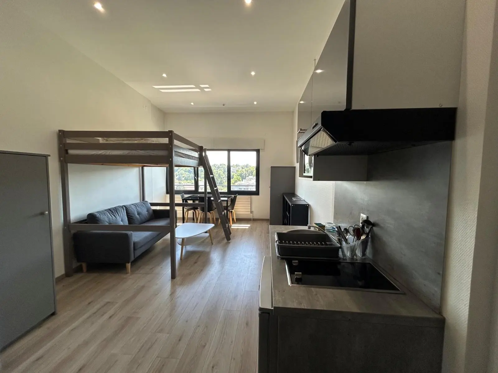 Photo 1 Appartement 1 pièce 22.9m²