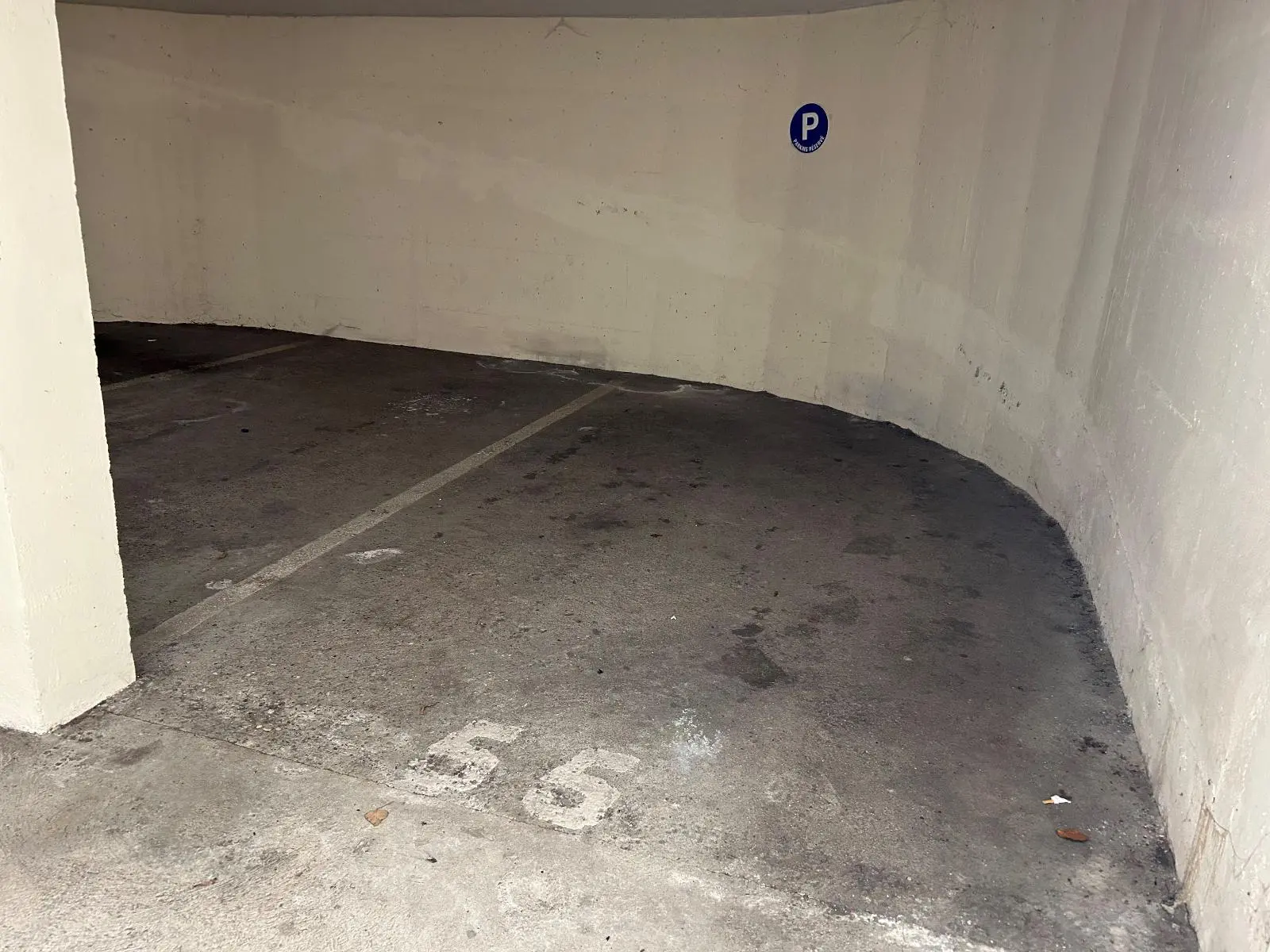 Photo 2 Parking 9m²