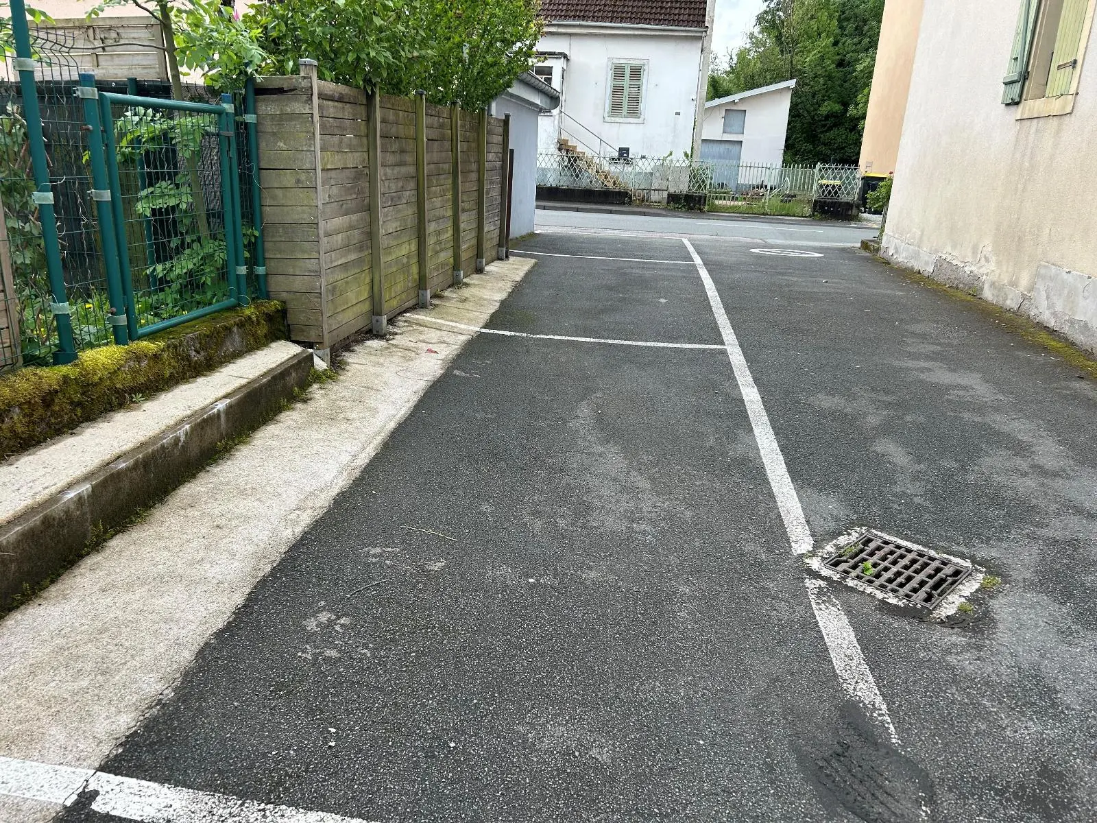 Photo 1 Parking