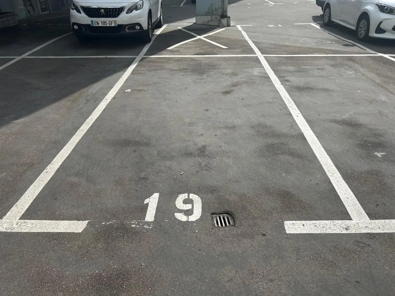 Photo 1 Parking