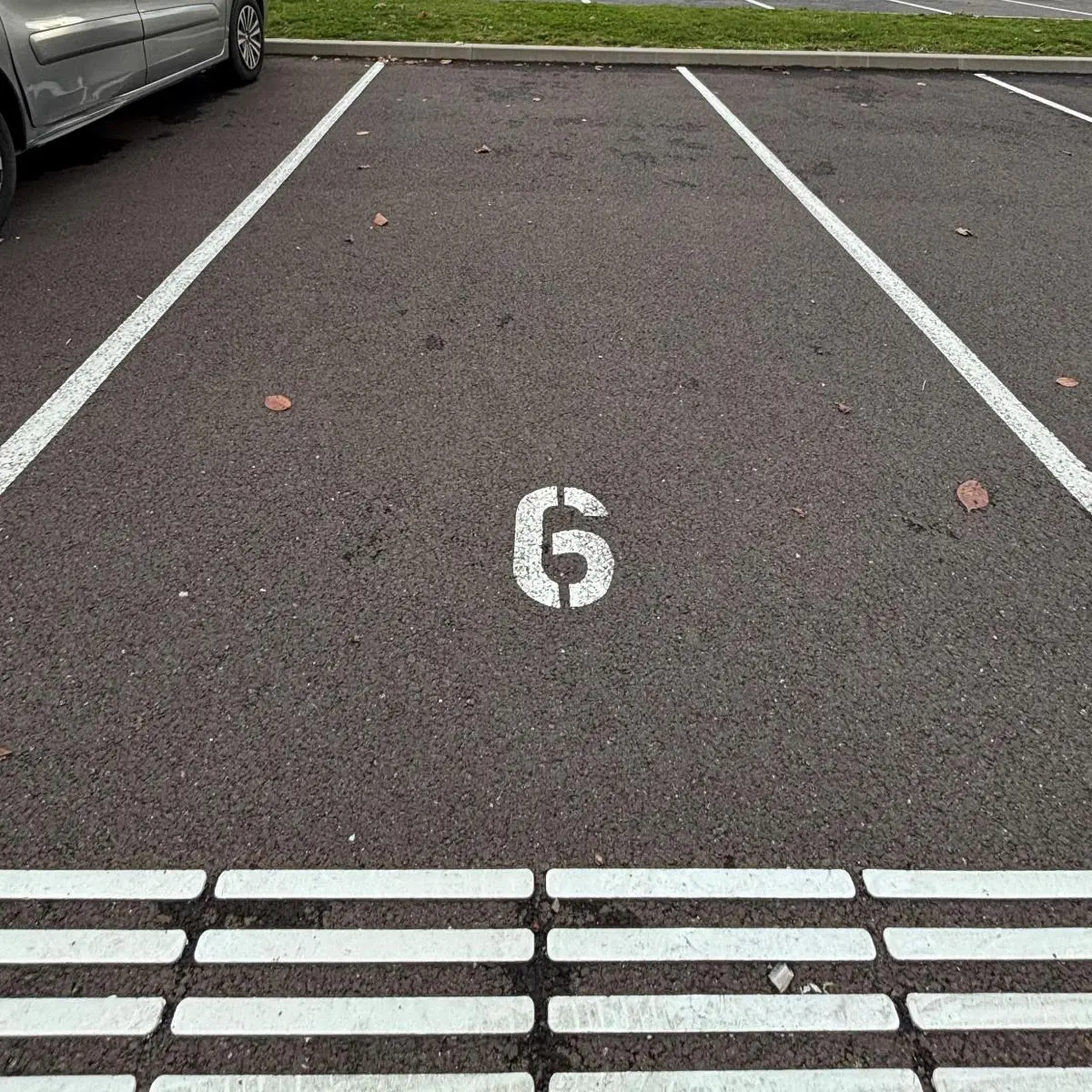 Photo 1 Parking