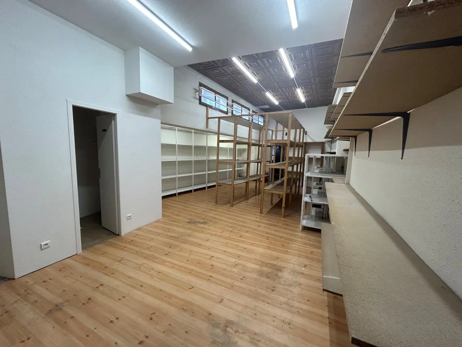 Photo 4 Local Commercial 100m²