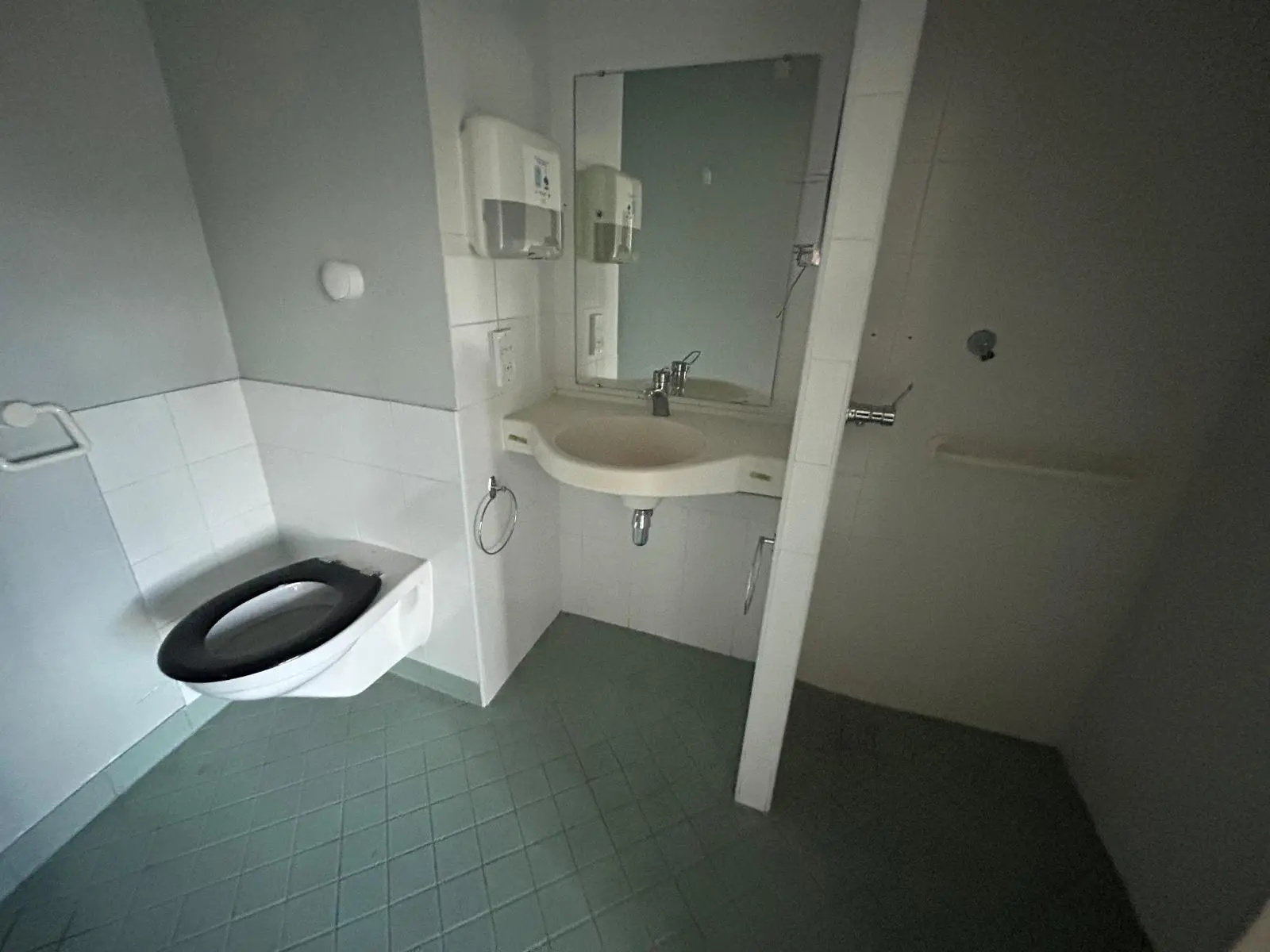 Photo 3 Local Professionnel 1 pièce 15m²