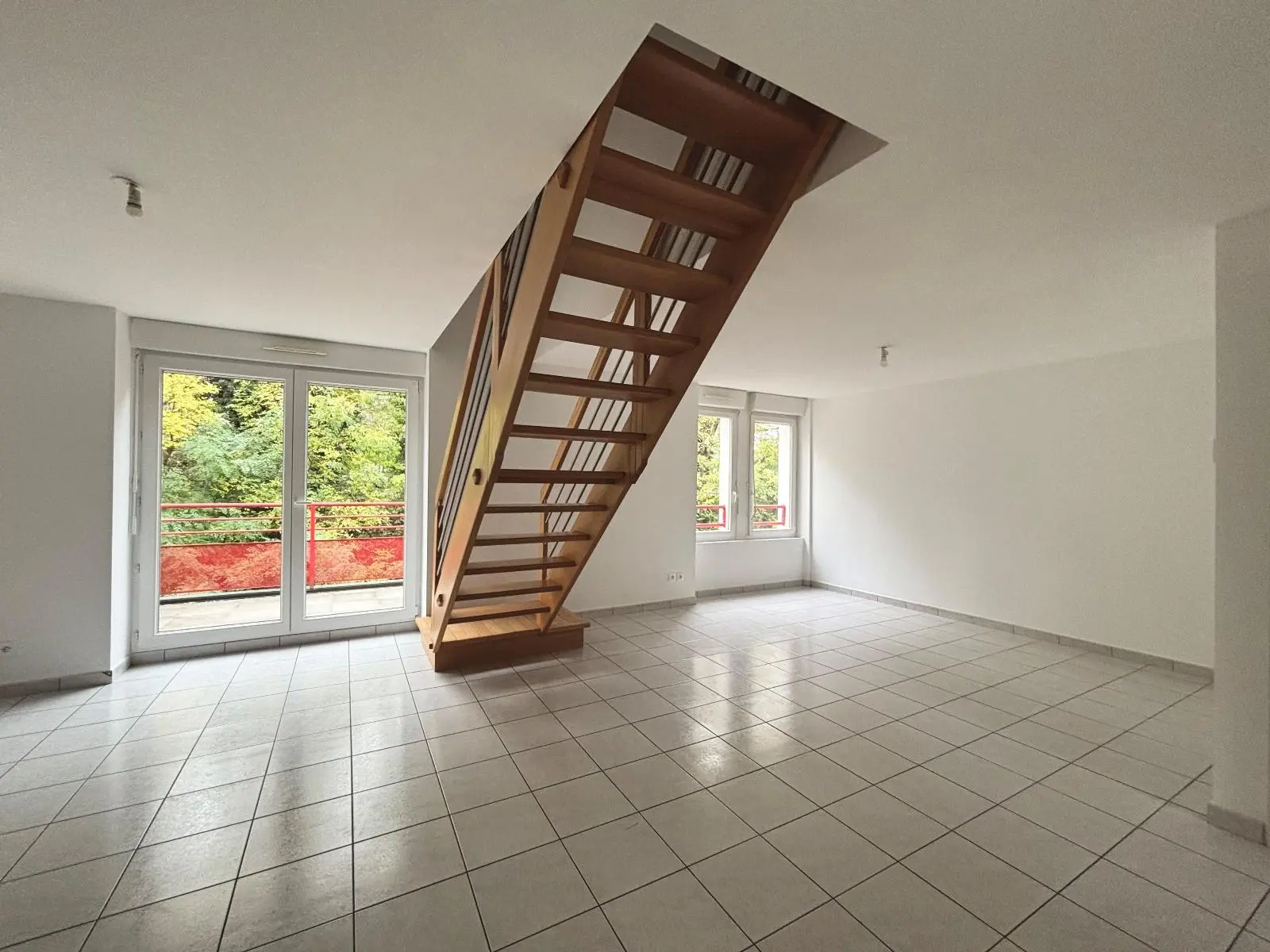 Photo 1 Appartement 5 pièces 85.57m²