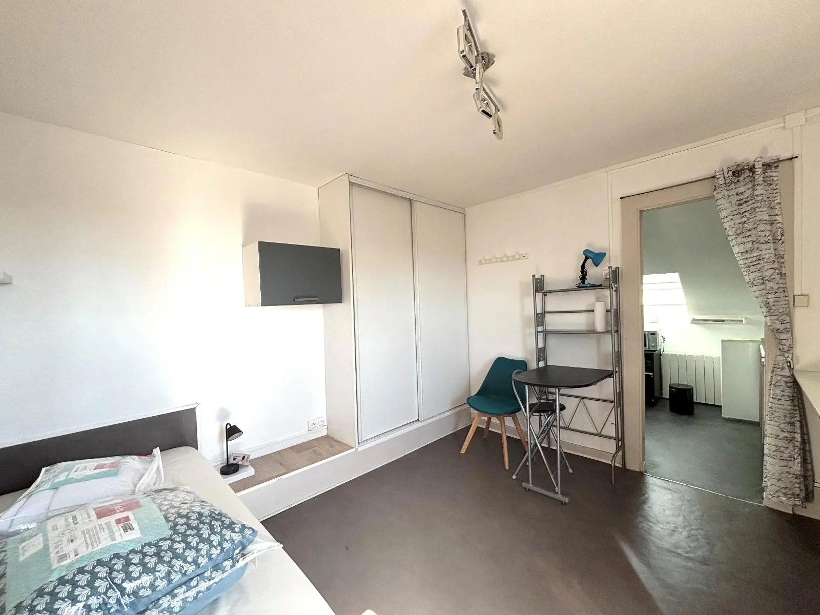 Photo 2 Appartement 1 pièce 15.72m²