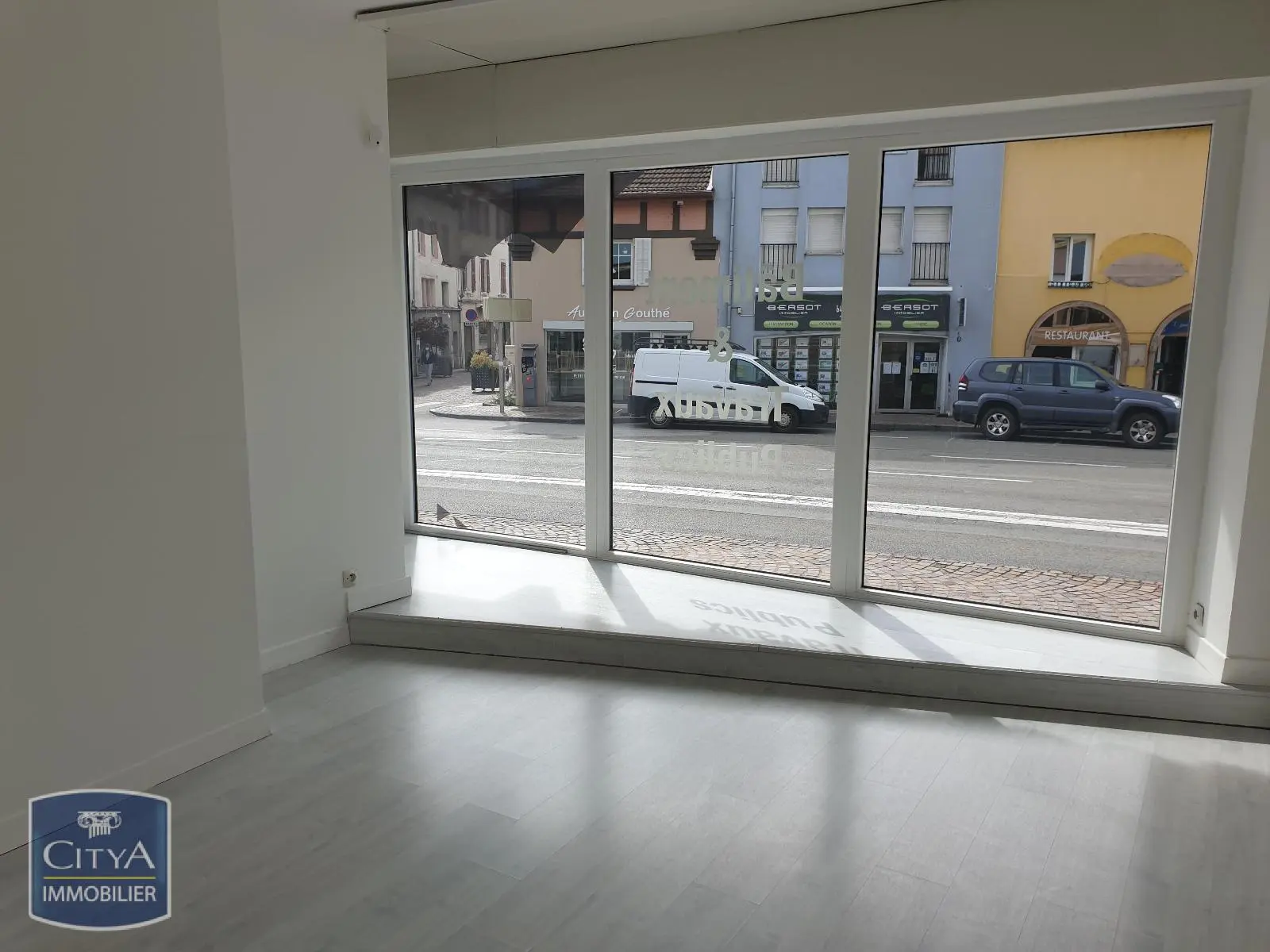 Photo 1 Local Commercial