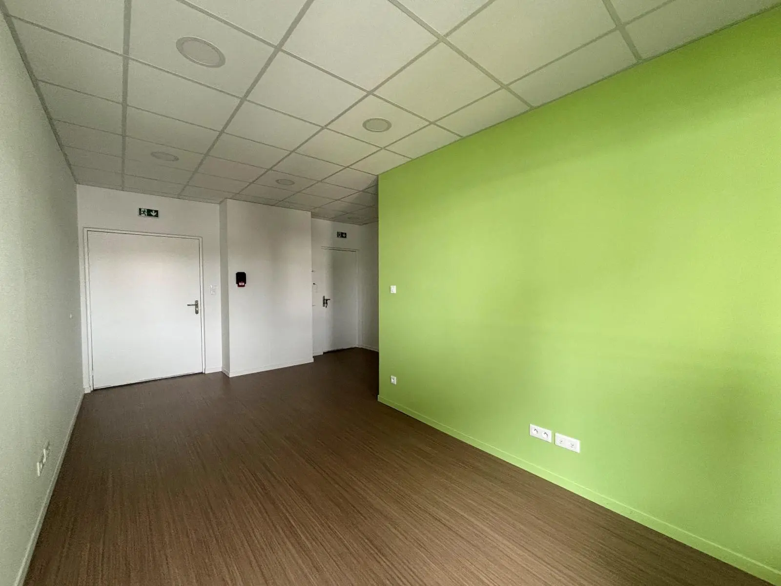 Photo 2 pour Local Professionnel Photo 2 Local Professionnel