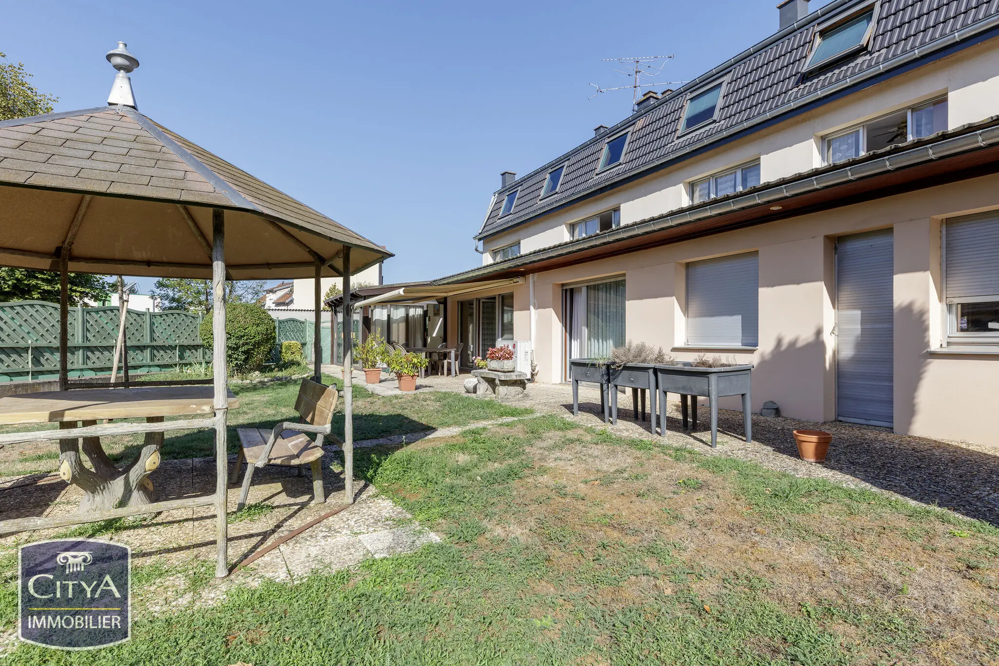 Photo 2 Immeuble 422m²