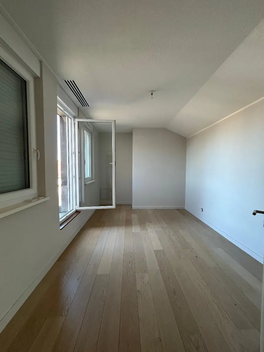 Photo 9 Appartement 5 pièces 179m²