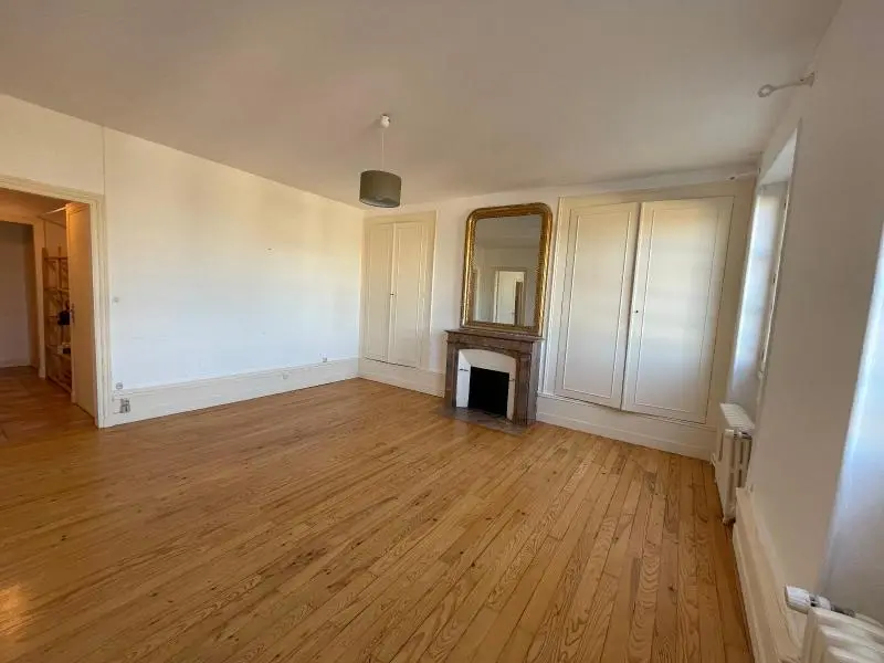 Photo 1 Appartement 5 pièces 121.12m²