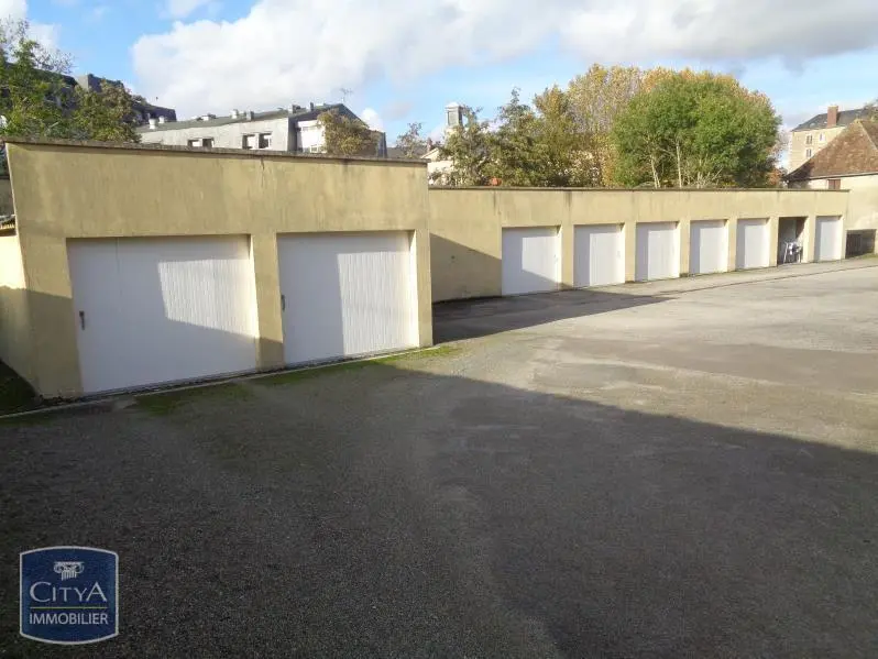 Photo 1 Parking