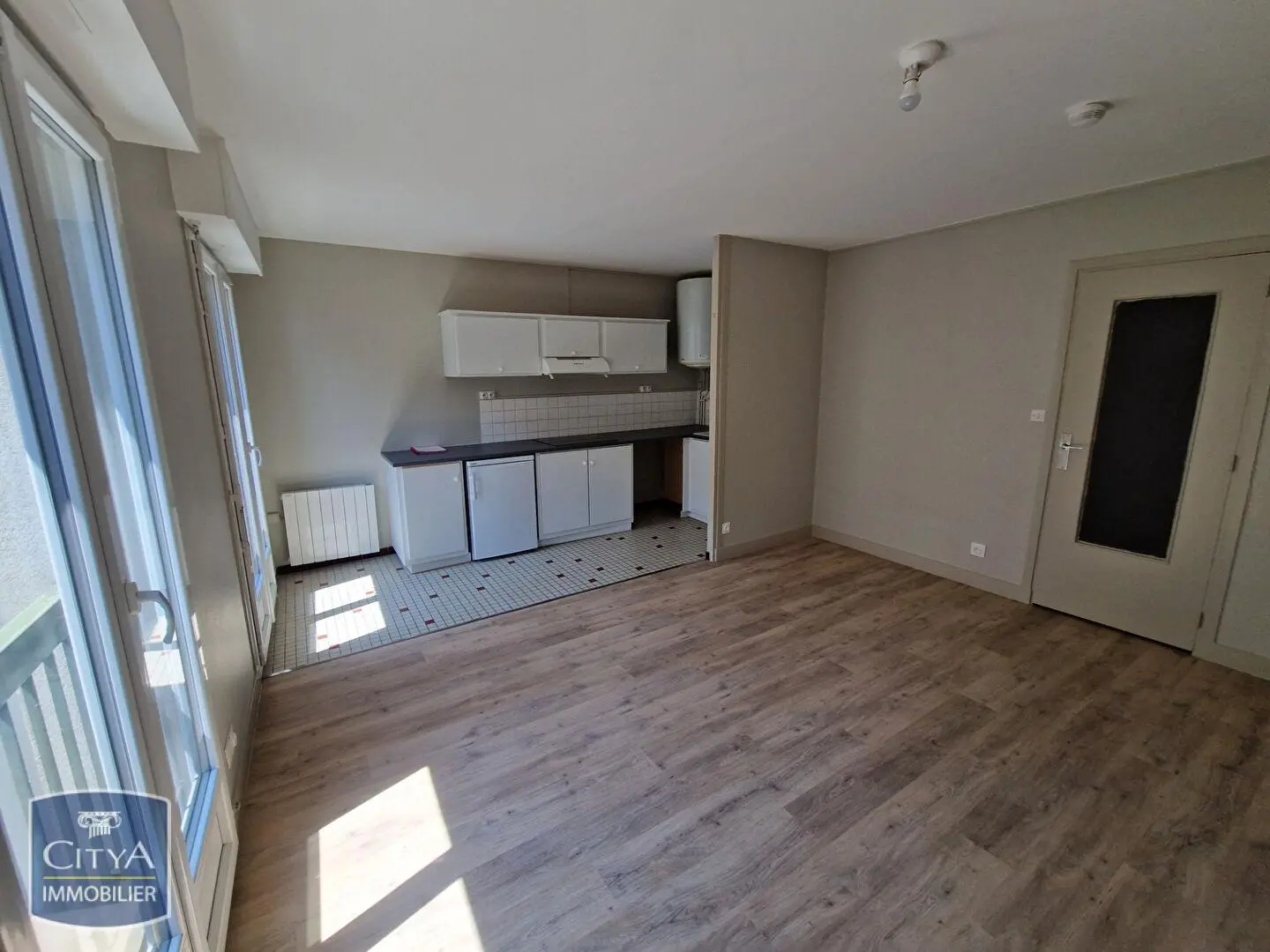 Photo 2 Appartement 1 pièce 28.15m²