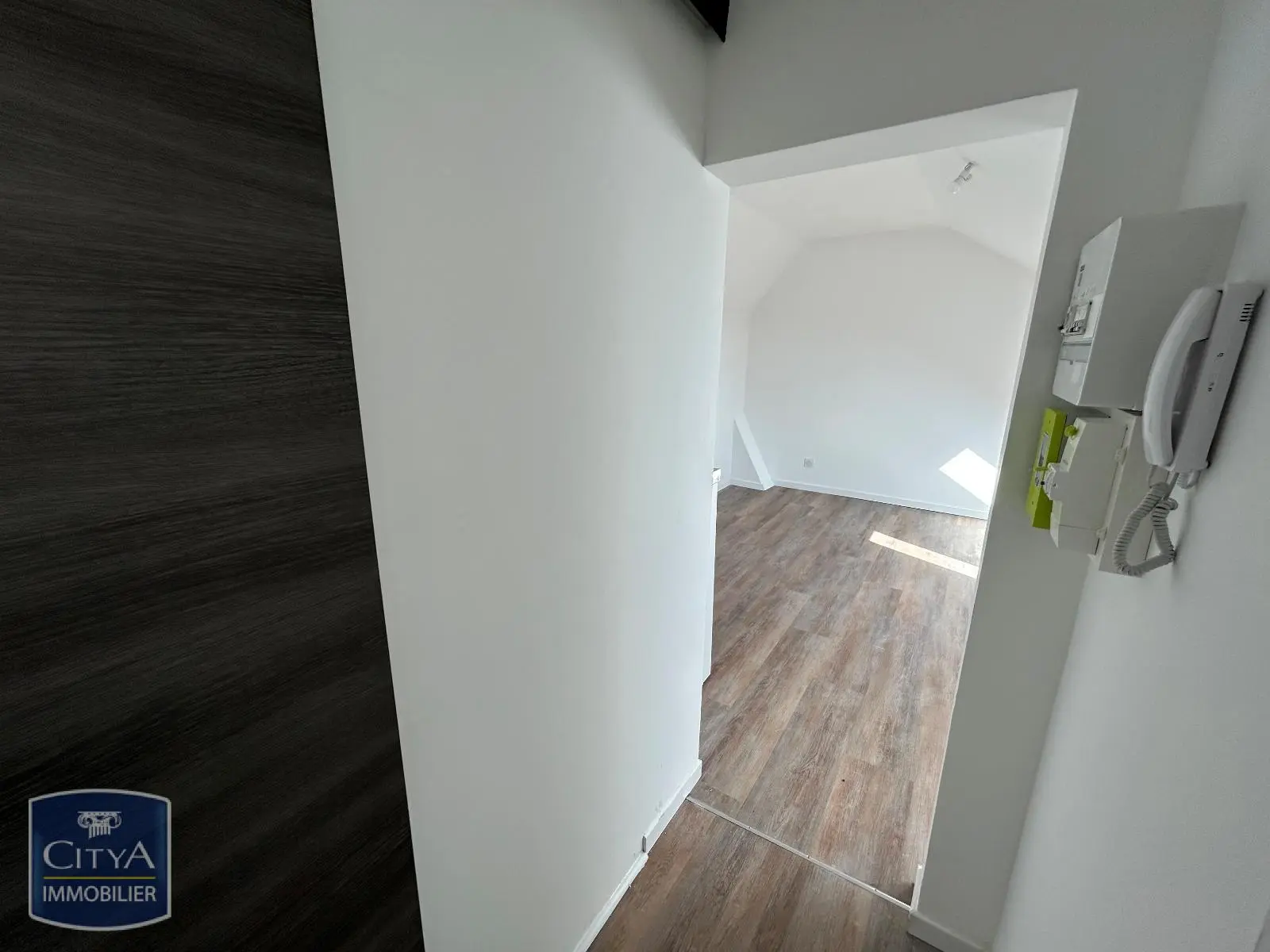 Photo 2 Appartement 1 pièce 15.36m²