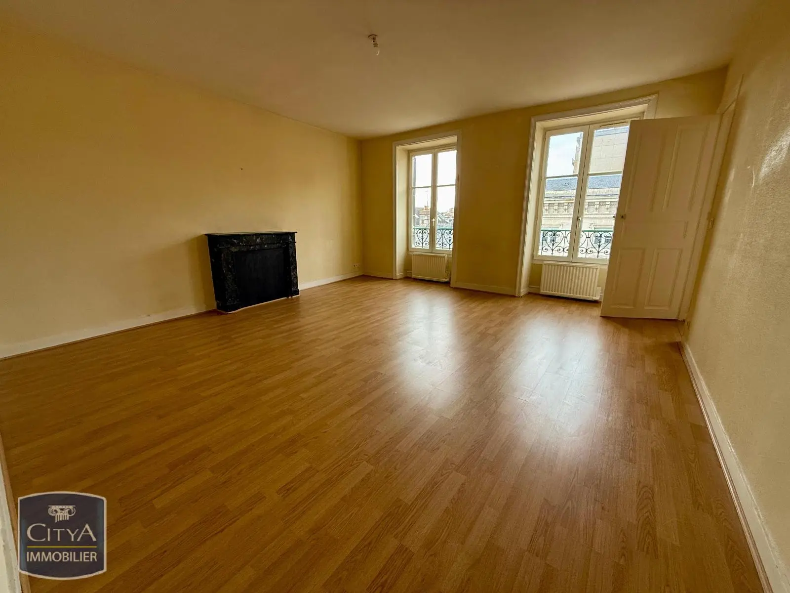 Photo 1 Appartement 4 pièces 107.18m²