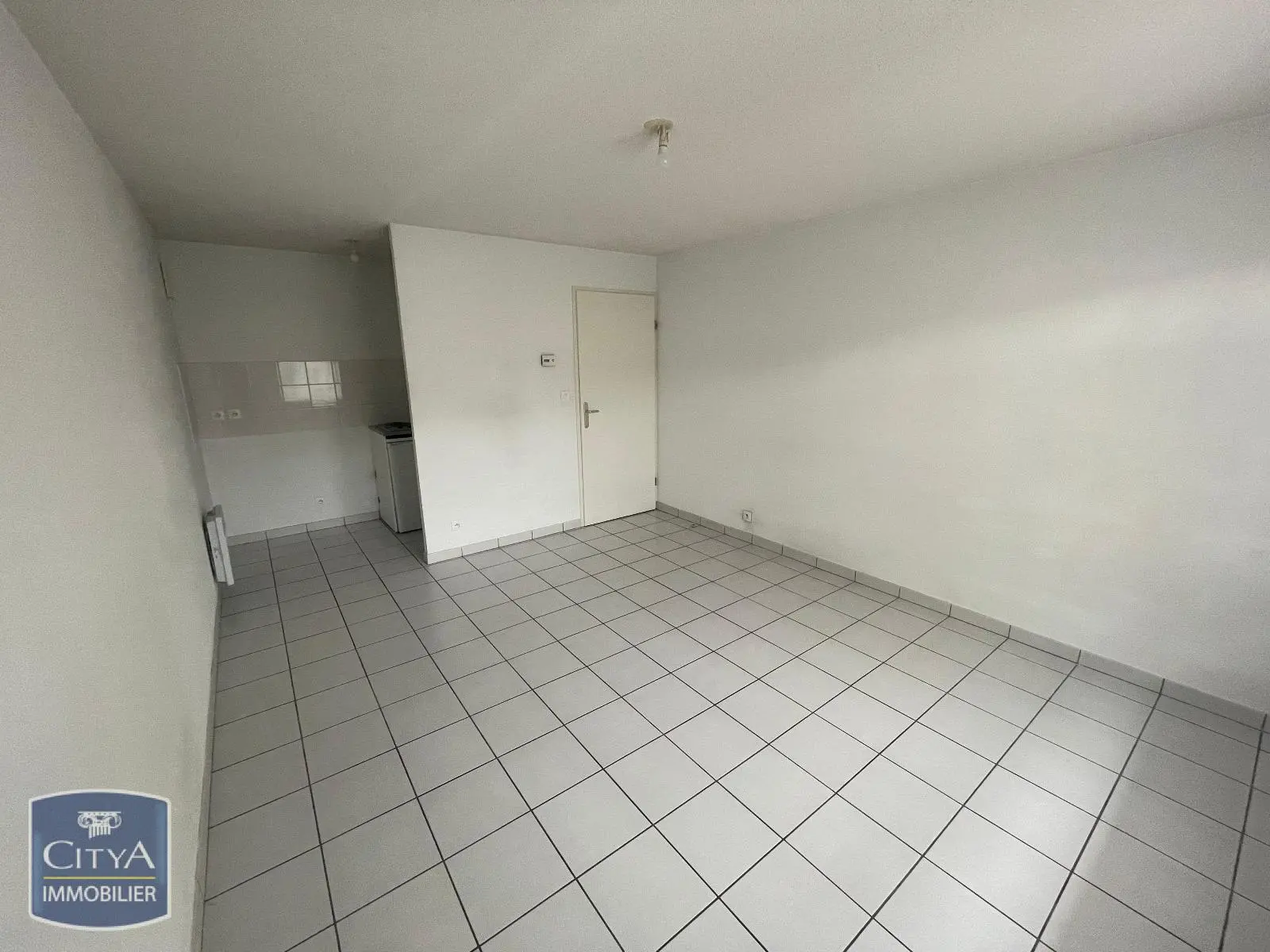 Photo 2 Appartement 1 pièce 26.77m²