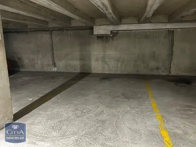 Photo 1 Parking