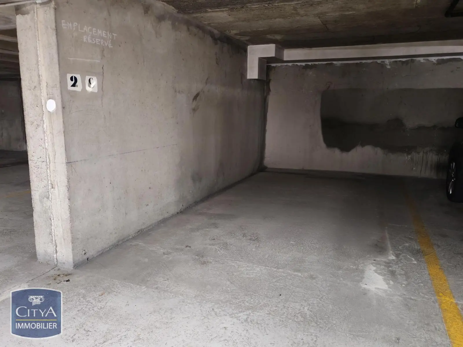 Photo 1 Parking