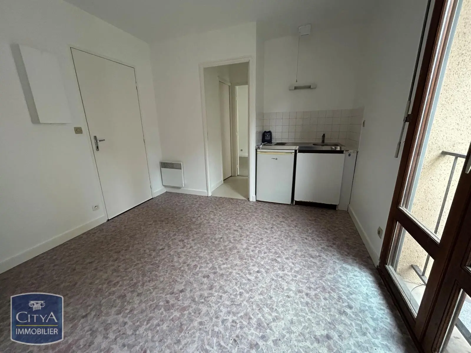 Photo 1 Appartement 1 pièce 24.4m²