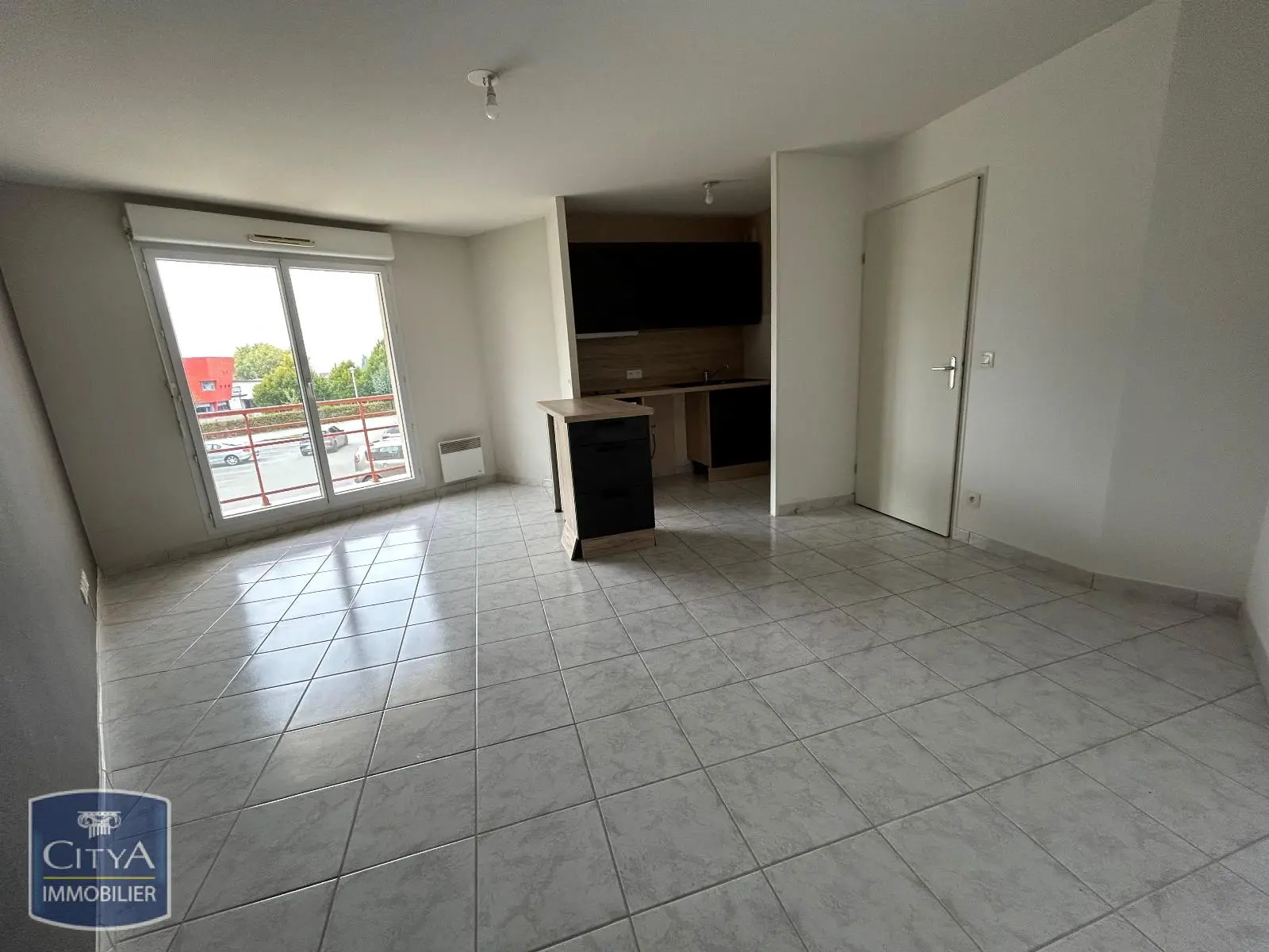 Photo 1 Appartement 1 pièce 27m²